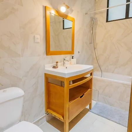 Charming With 1 Bdr 2 P Muette 16 Eme Paříž